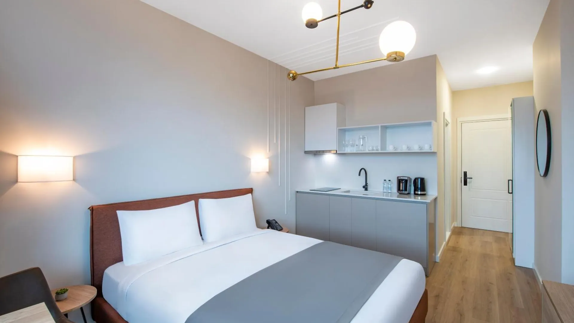 Steps Batumi Hotel & Suites גאורגיה